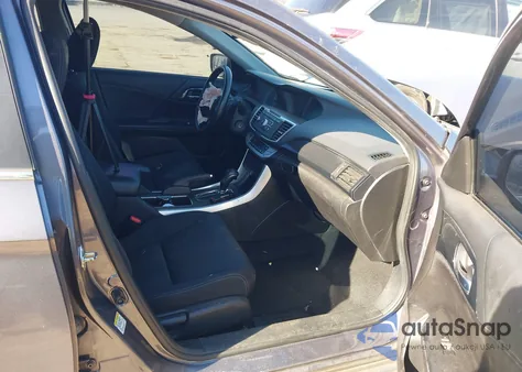 2015 Honda Accord Sport z USA, uszkodzony, nr VIN 1HGCR2F55FA247780